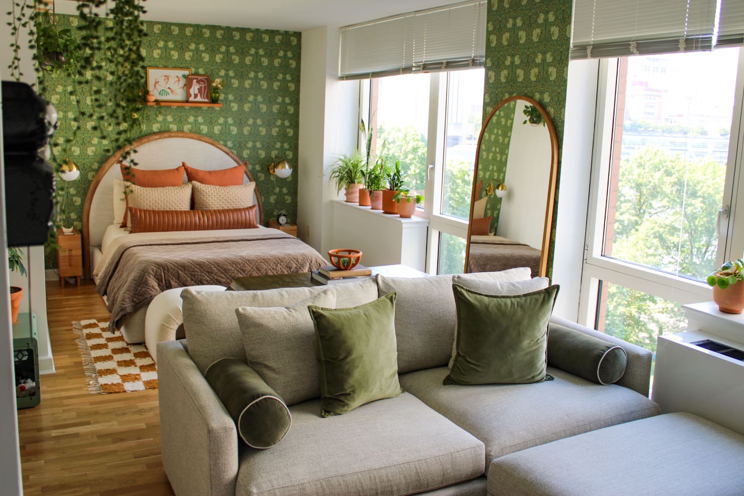 View of This Couple Lives on a Small NYC Island in a Dreamy Green Apartment ...
